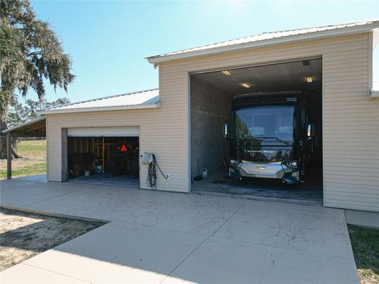 Detached Garage, Exterior