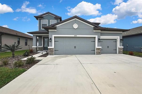 Attached, Exterior, Facade, American Craftsman
