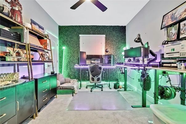 Home Office, Interior