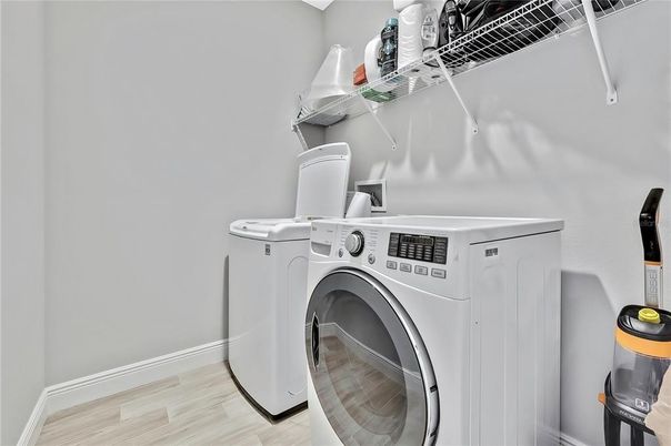 Interior, Washer, Wood Texture Flooring