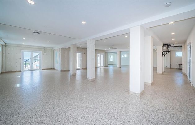 Empty room, Interior, Recessed Lighting