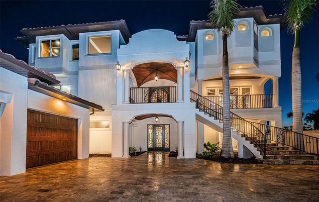 Attached, Exterior, Facade, Spanish Mediterranean