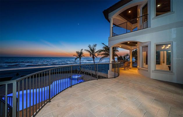 Exterior, Pool, Water