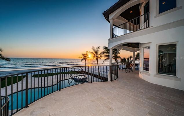 Exterior, Lake, Pool, Water