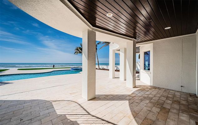 Exterior, Pool, Water