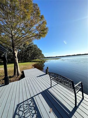 Exterior, Lake