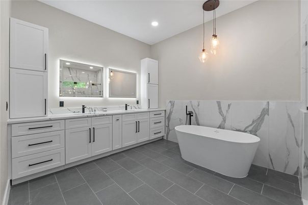 Bathroom, Dual Sink Vanities, Free Standing Baths, Interior, Pendant Lights, Recessed Lighting