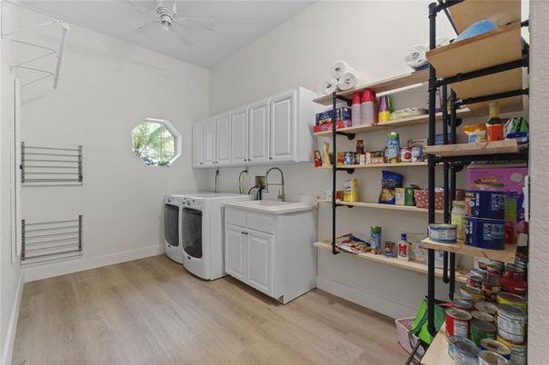 Interior, Washer, Wood Texture Flooring