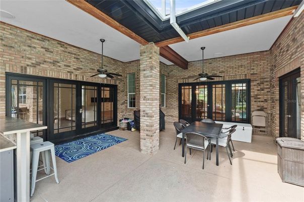 Dining room, Exterior