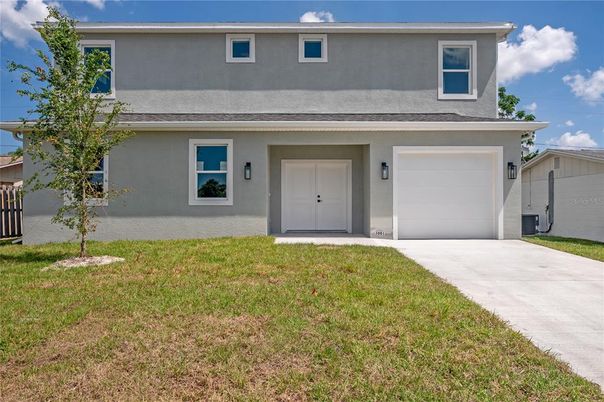 Attached, Exterior, Facade, Ranch