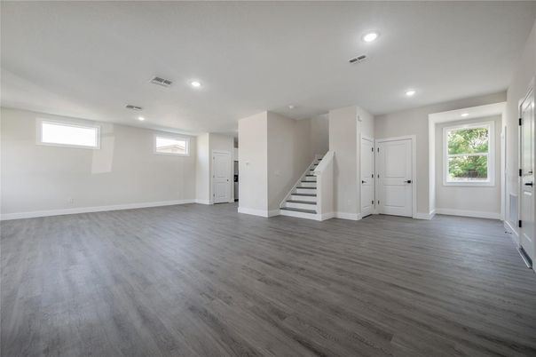 Empty room, Interior, Recessed Lighting, Wood Texture Flooring