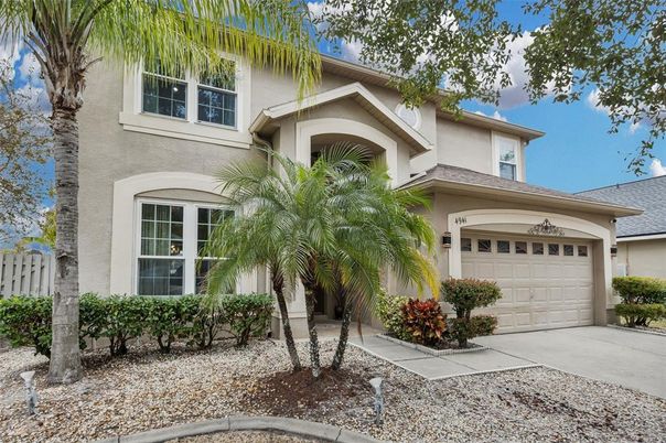 Attached, Exterior, Facade, Mediterranean