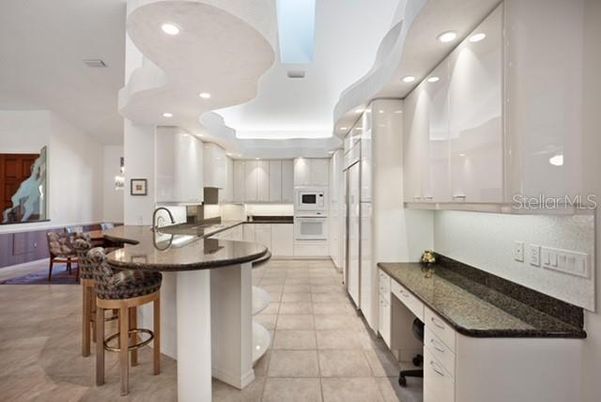 Dining room, Interior, Kitchen, Recessed Lighting, Stainless Steel Appliances