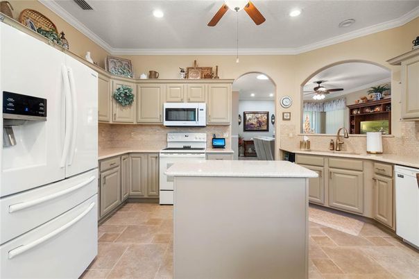 Dining room, Interior, Kitchen, Recessed Lighting