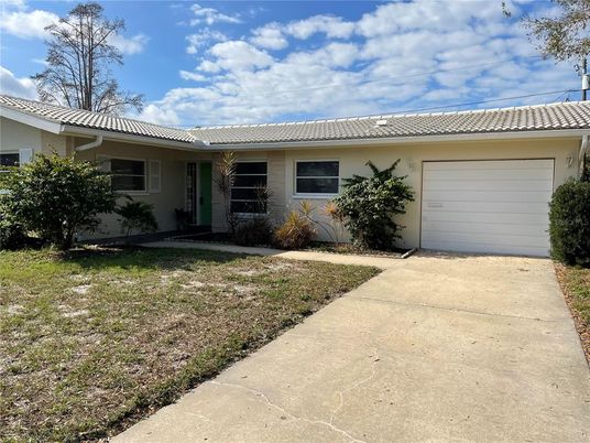 Attached, Exterior, Facade, Ranch