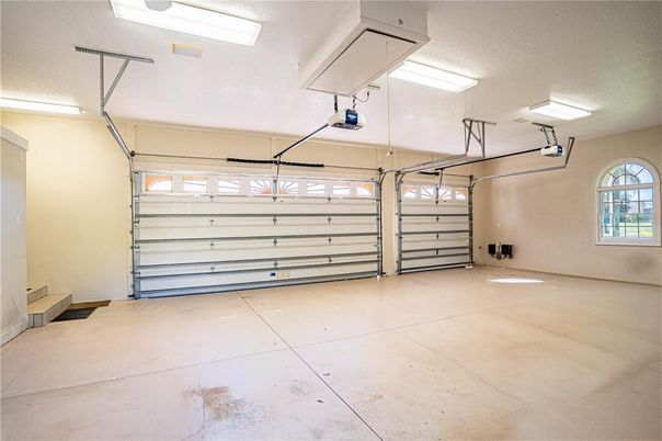 Garage, Interior