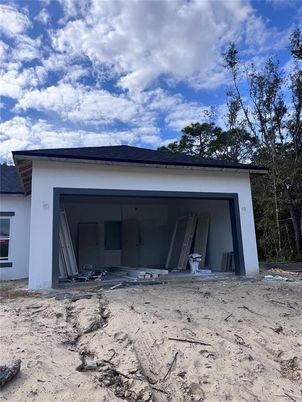Detached Garage, Exterior