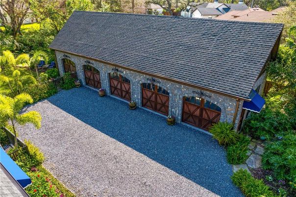 Exterior, Drone