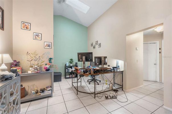 Home Office, Interior
