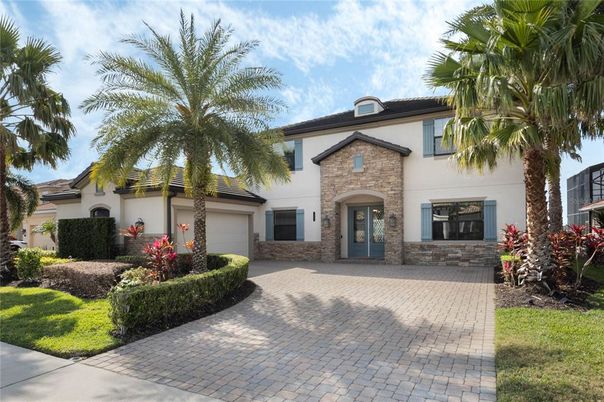 Attached, Exterior, Facade, Mediterranean