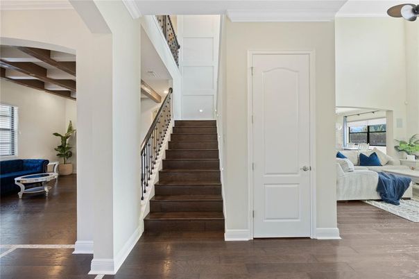 Interior, Recessed Lighting, Wood Texture Flooring