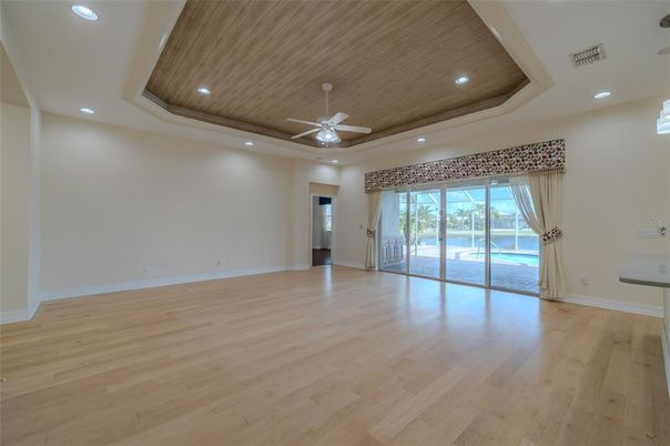 Empty room, Interior, Recessed Lighting, Wooden Ceilings, Wood Texture Flooring