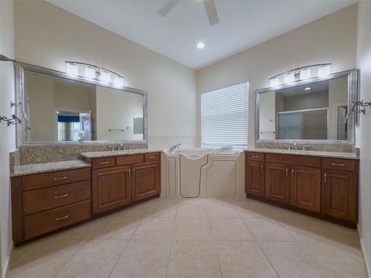 Bathroom, Dual Sink Vanities, Interior, Recessed Lighting