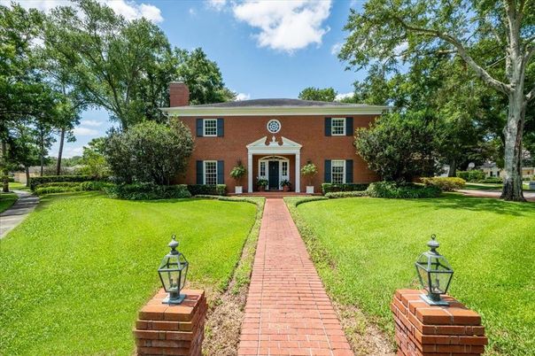 Backyard, Exterior, Facade, Brick Facade, Georgian