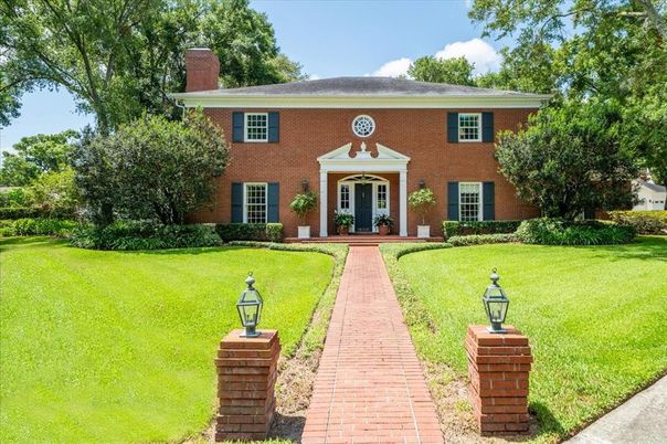 Backyard, Exterior, Facade, Brick Facade, Georgian