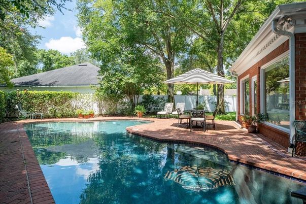 Exterior, Pool