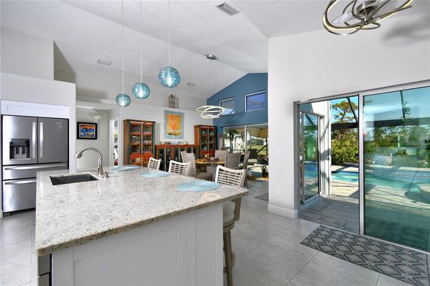 Dining room, Interior, Kitchen, Pendant Lights, Stainless Steel Appliances