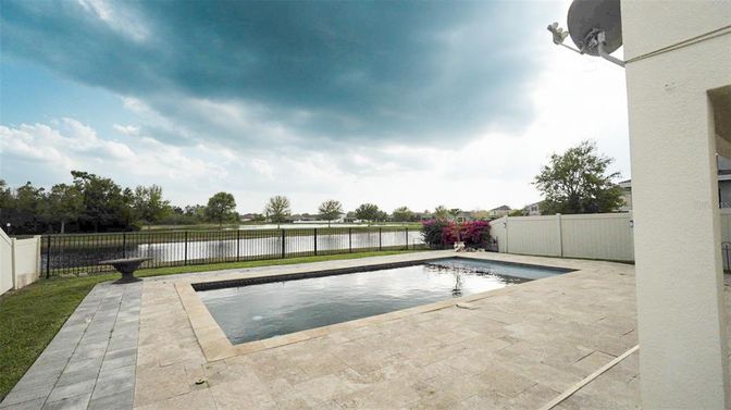 Exterior, Pool