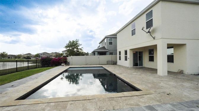 Exterior, Pool