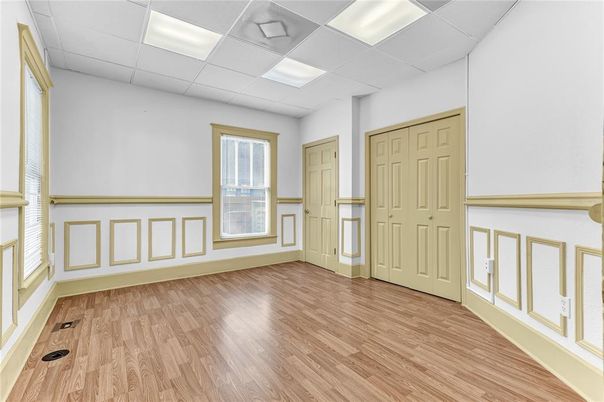 Empty room, Interior, Recessed Lighting, Wood Texture Flooring
