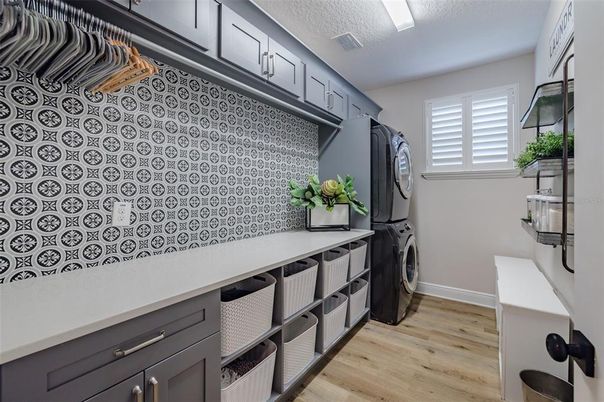 Interior, Washer, Wood Texture Flooring