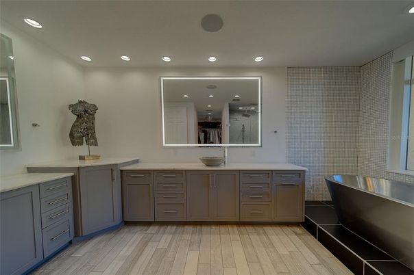 Bathroom, Interior, Recessed Lighting, Wood Texture Flooring