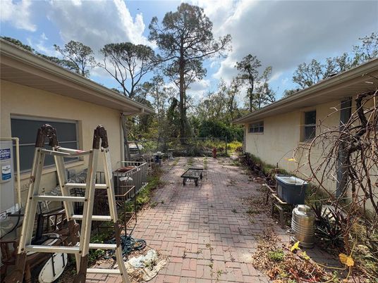 Backyard, Exterior