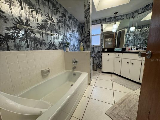 Bathroom, Interior, Pendant Lights