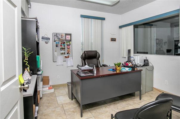 Home Office, Interior