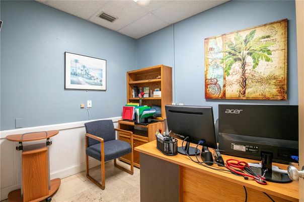Home Office, Interior