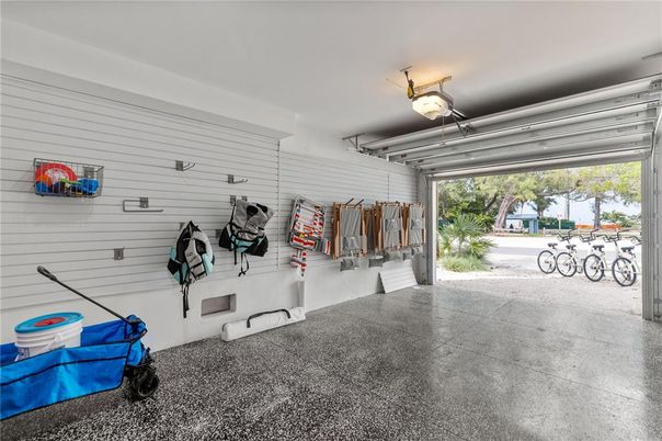 Garage, Interior