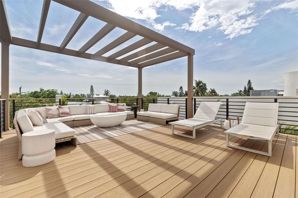 Exterior, Wood Texture Flooring