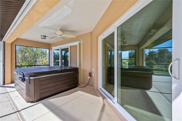 Hot Tub, Interior, Sun Room