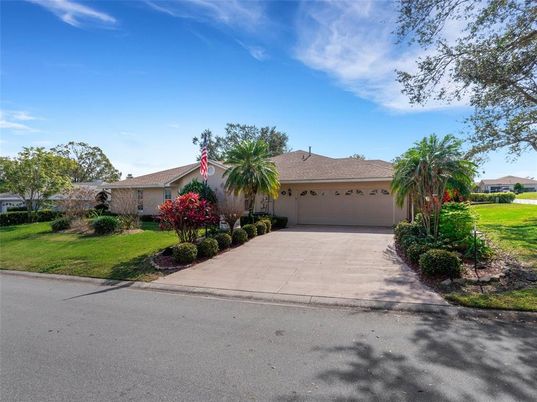 Attached, Exterior, Facade, Ranch