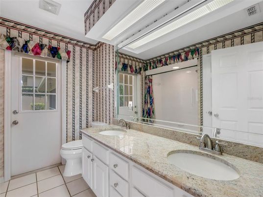 Bathroom, Dual Sink Vanities, Interior