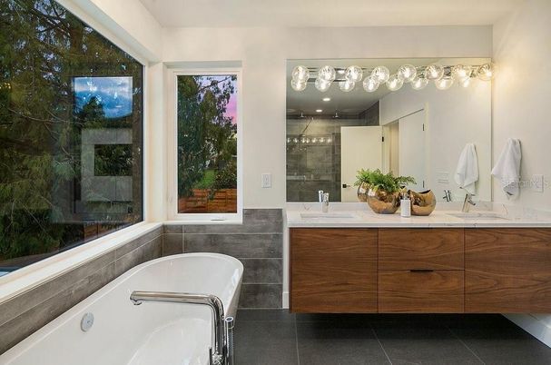 Bathroom, Dual Sink Vanities, Interior