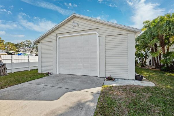 Detached Garage, Exterior