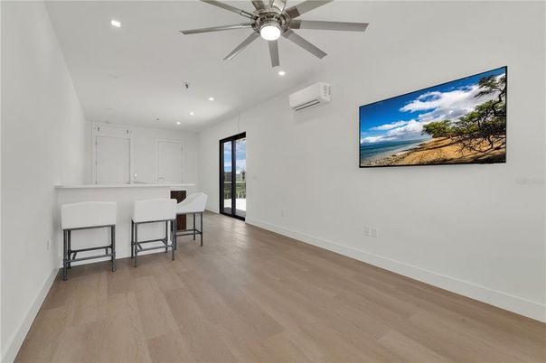 Interior, Recessed Lighting, Wood Texture Flooring