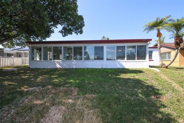 Backyard, Exterior, Facade, Ranch