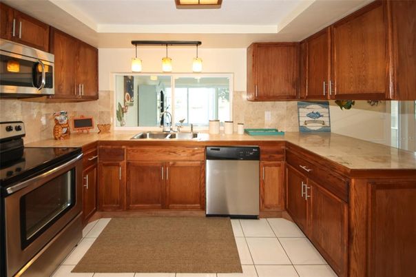 Interior, Kitchen, Pendant Lights, Stainless Steel Appliances
